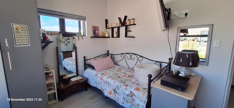 2 Bedroom Property for Sale in Reebok Western Cape